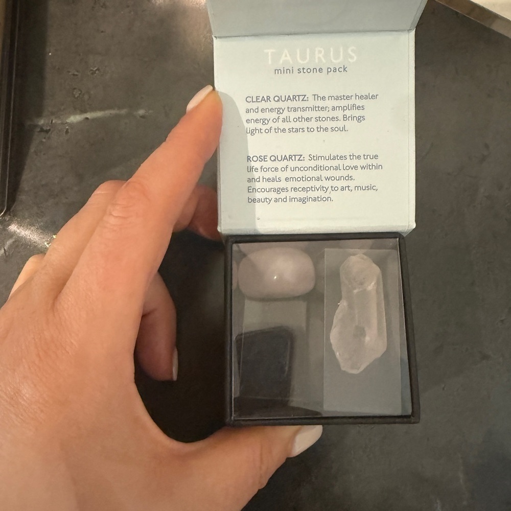 Taurus Zodiac Mini Stone Pack - Clear and Rose Quartz - Picture 4 of 5